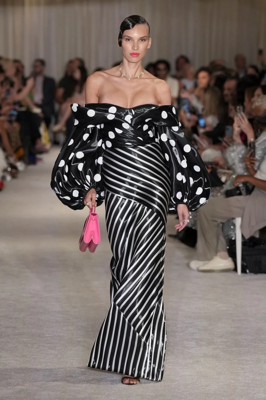 CHRISTIAN SIRIANO 2026春夏时装秀波点条纹