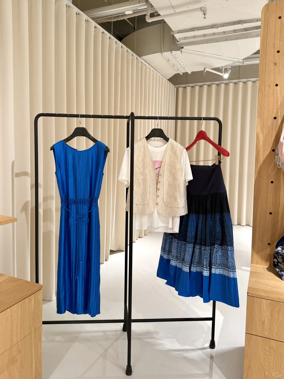 上海看展｜褶影生花 让服装人惊叹的布料魔法