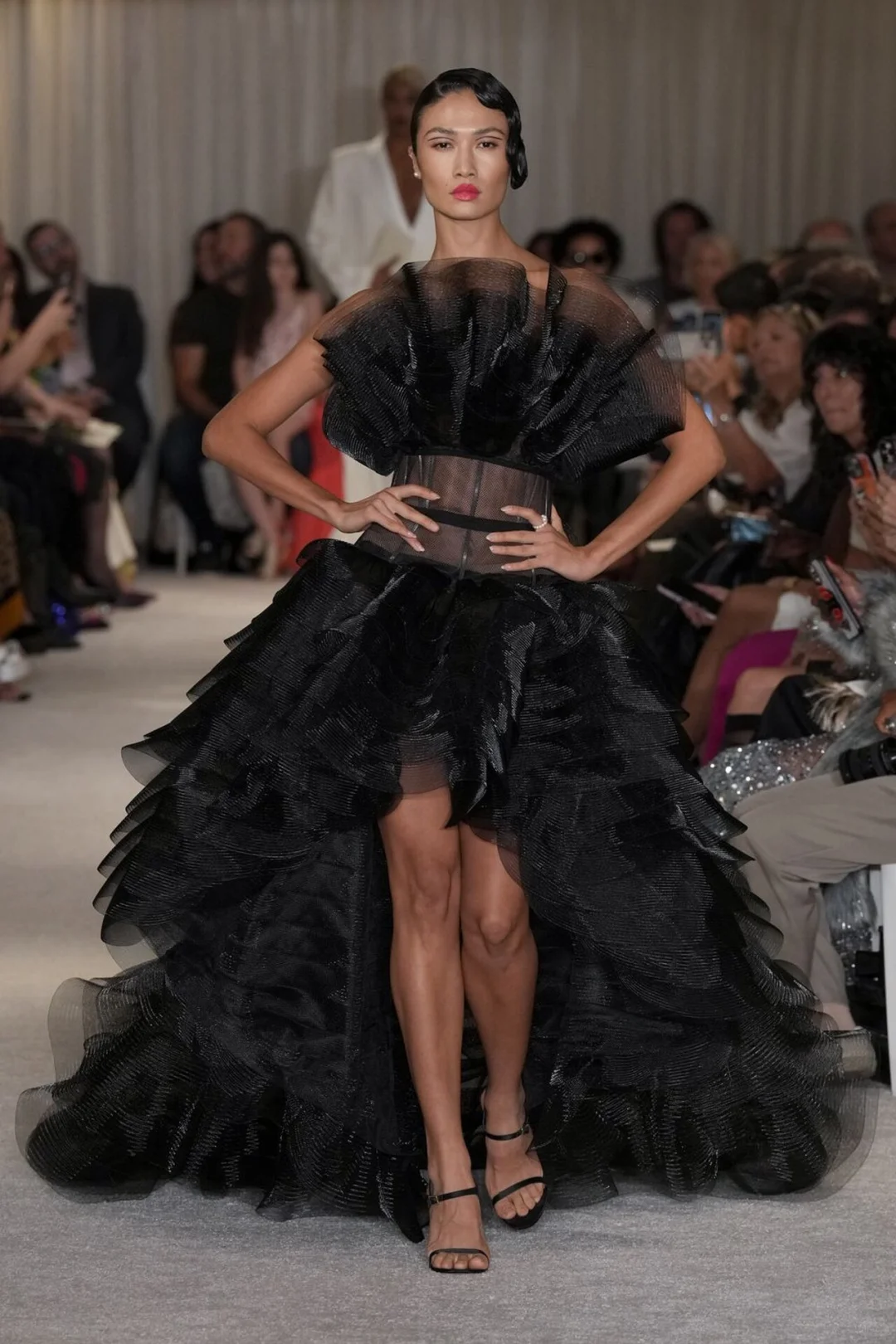 CHRISTIAN SIRIANO 2026春夏时装秀波点条纹