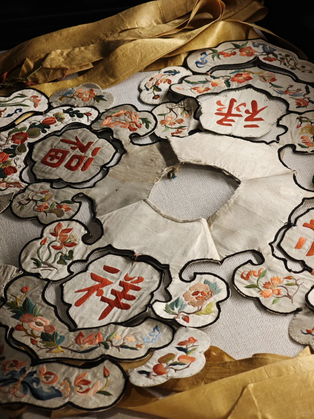 锦绣・集祥|河南博物院藏织绣纹饰艺术展