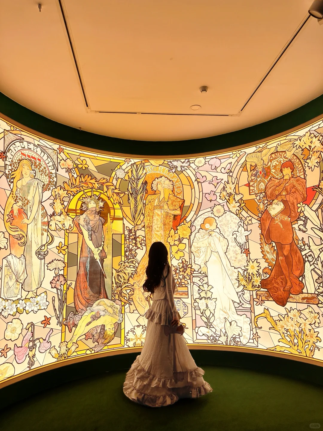青岛穆夏展｜这几个机位绝对出片！！！