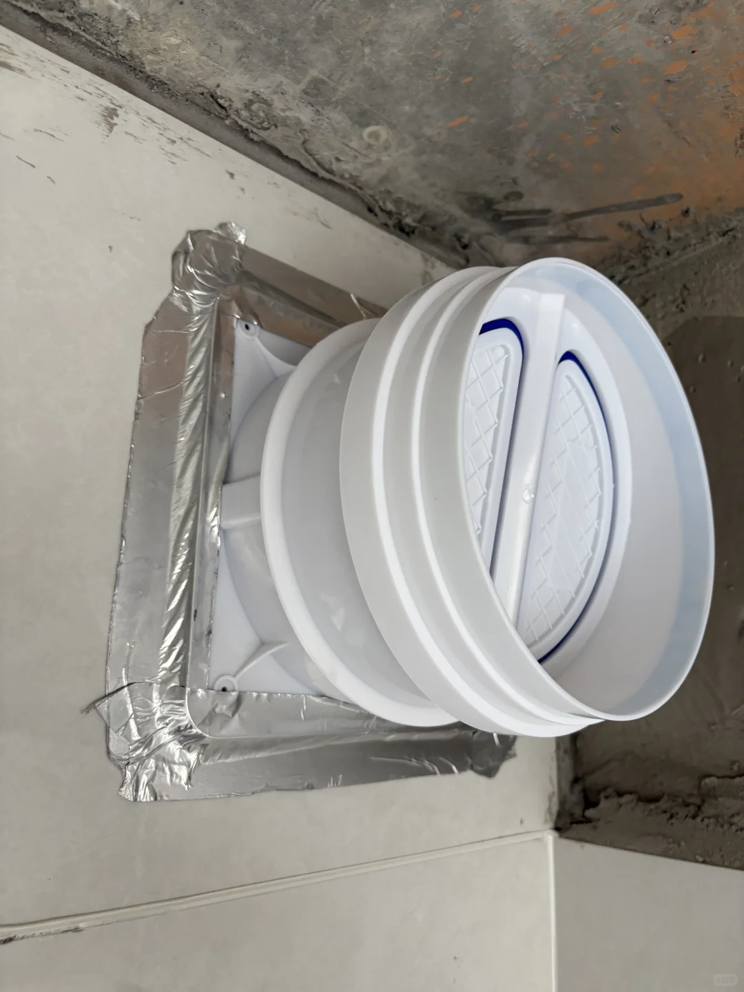 装修进度之油烟机止逆阀安装