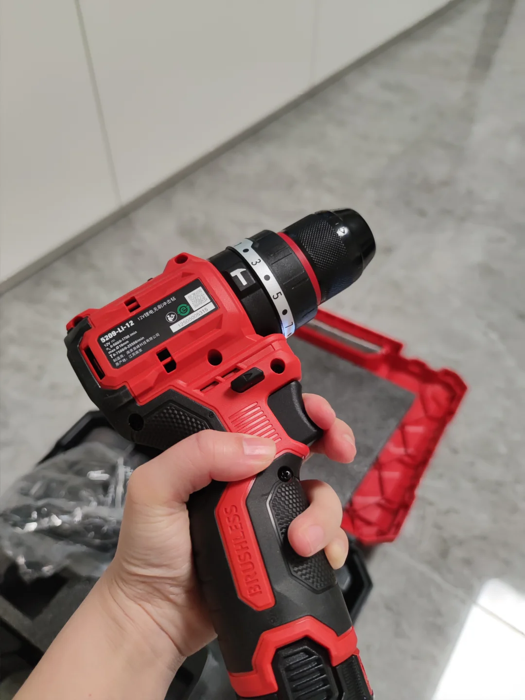 锂电池电钻长期不用怎么保存?