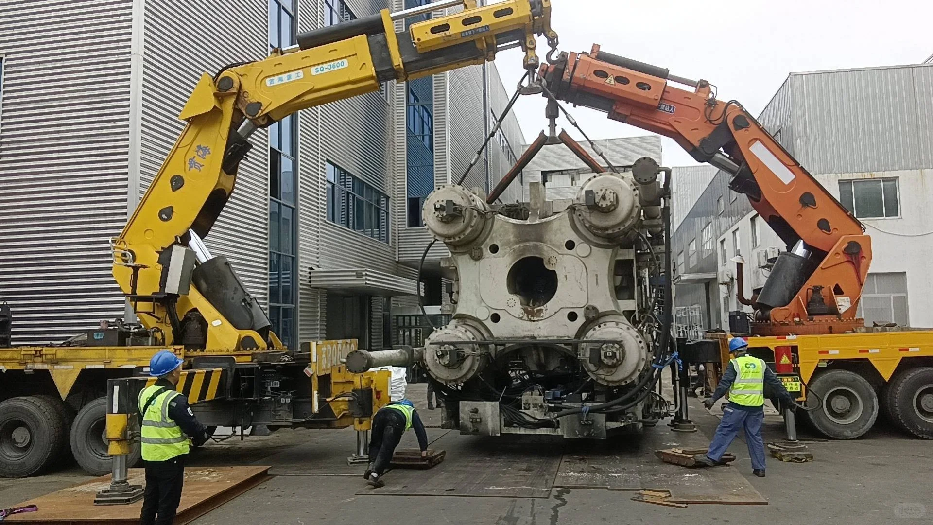 江阴云亭机械设备搬运