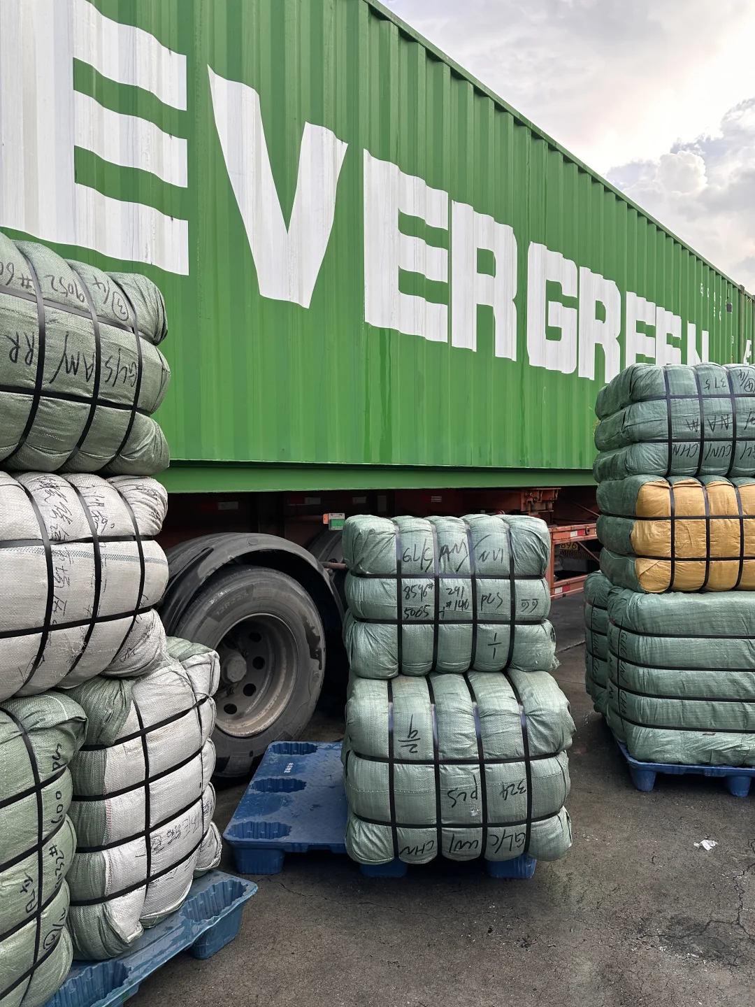 纺织品到印尼，走空运还是海运？