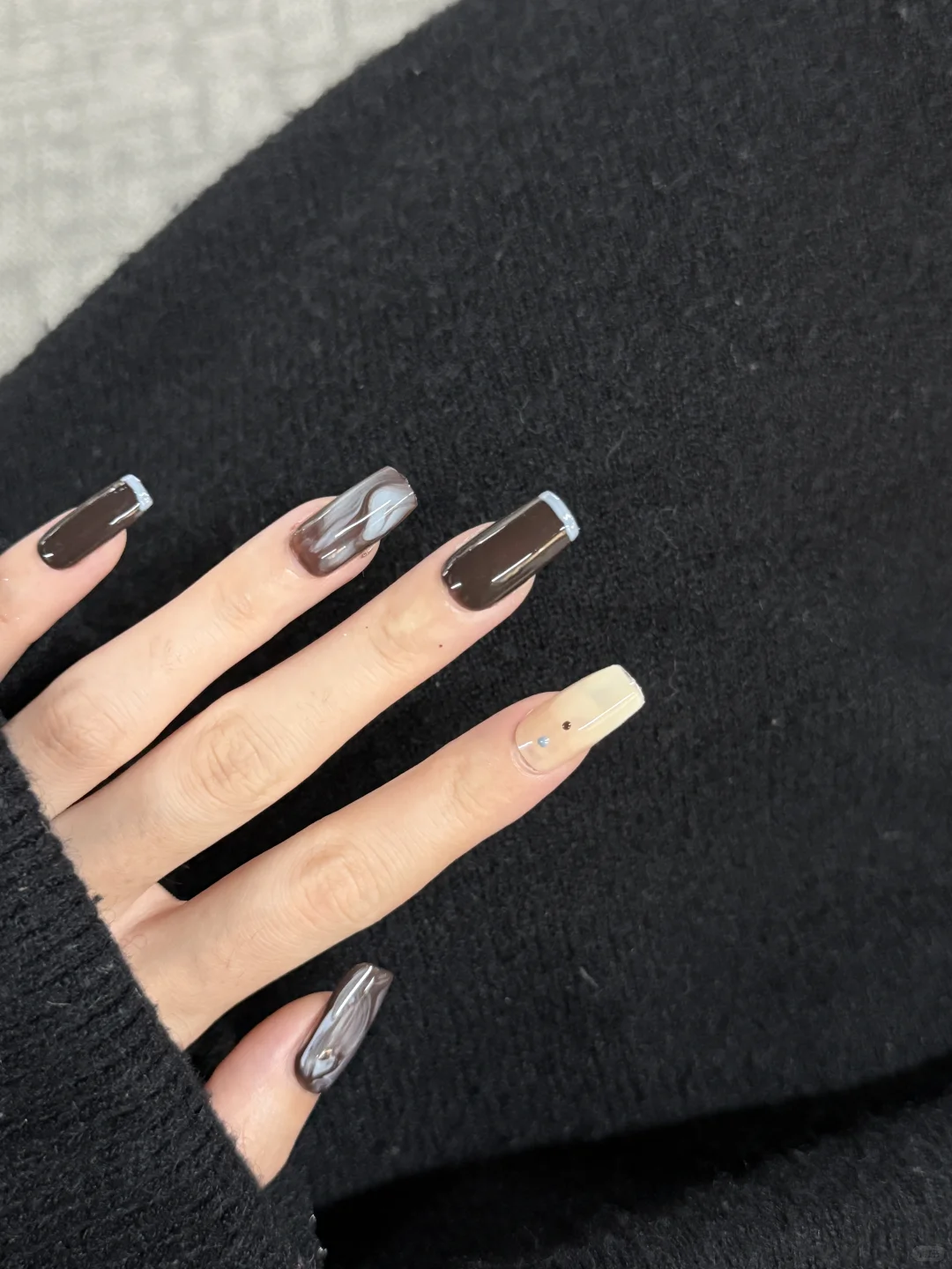 live? 秋冬显白高级的蓝棕晕染