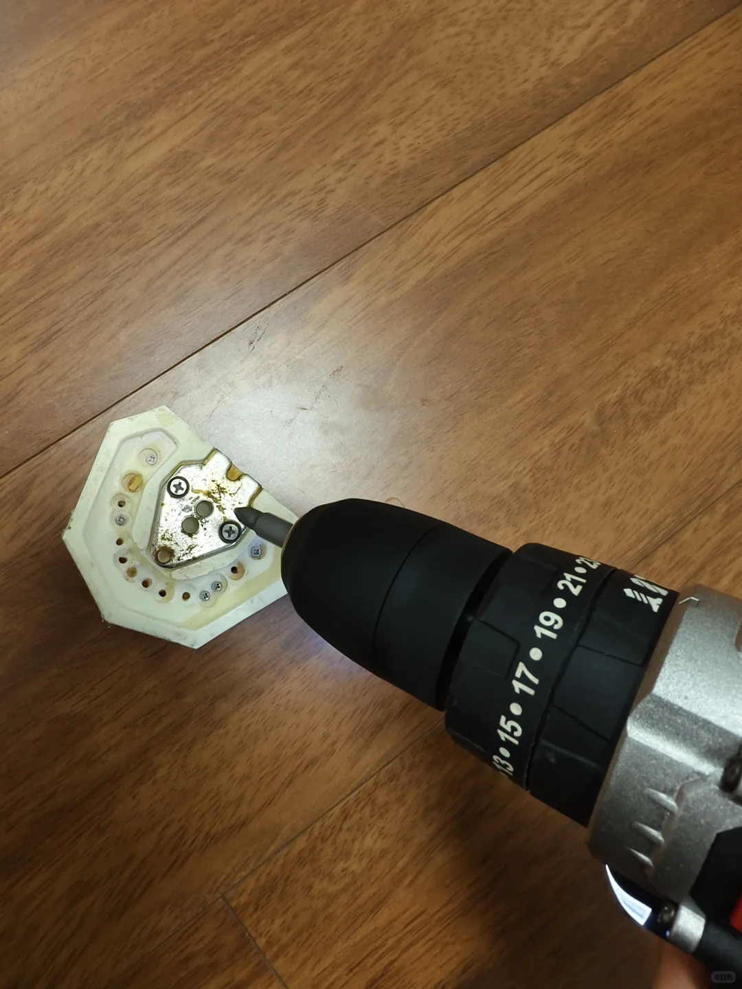 以前一直觉得电钻挺吓人的，原来很好用