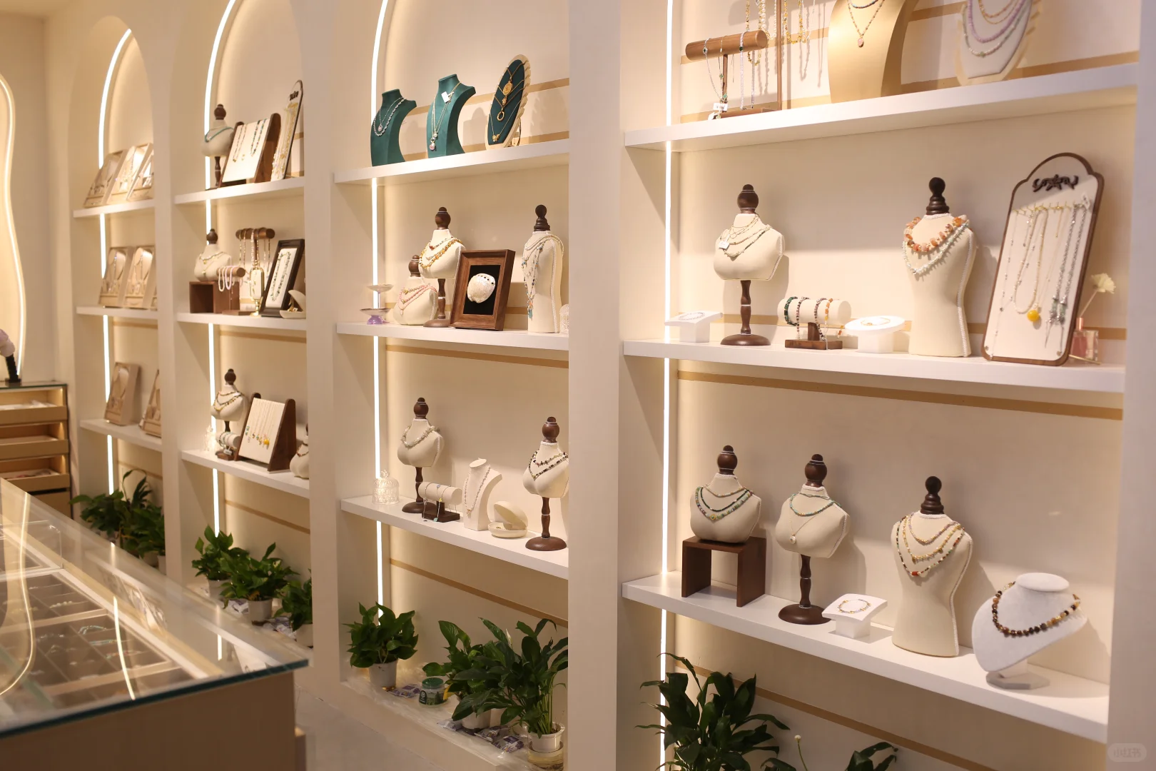 义乌商贸城6区,简直就是买手店,艺术展