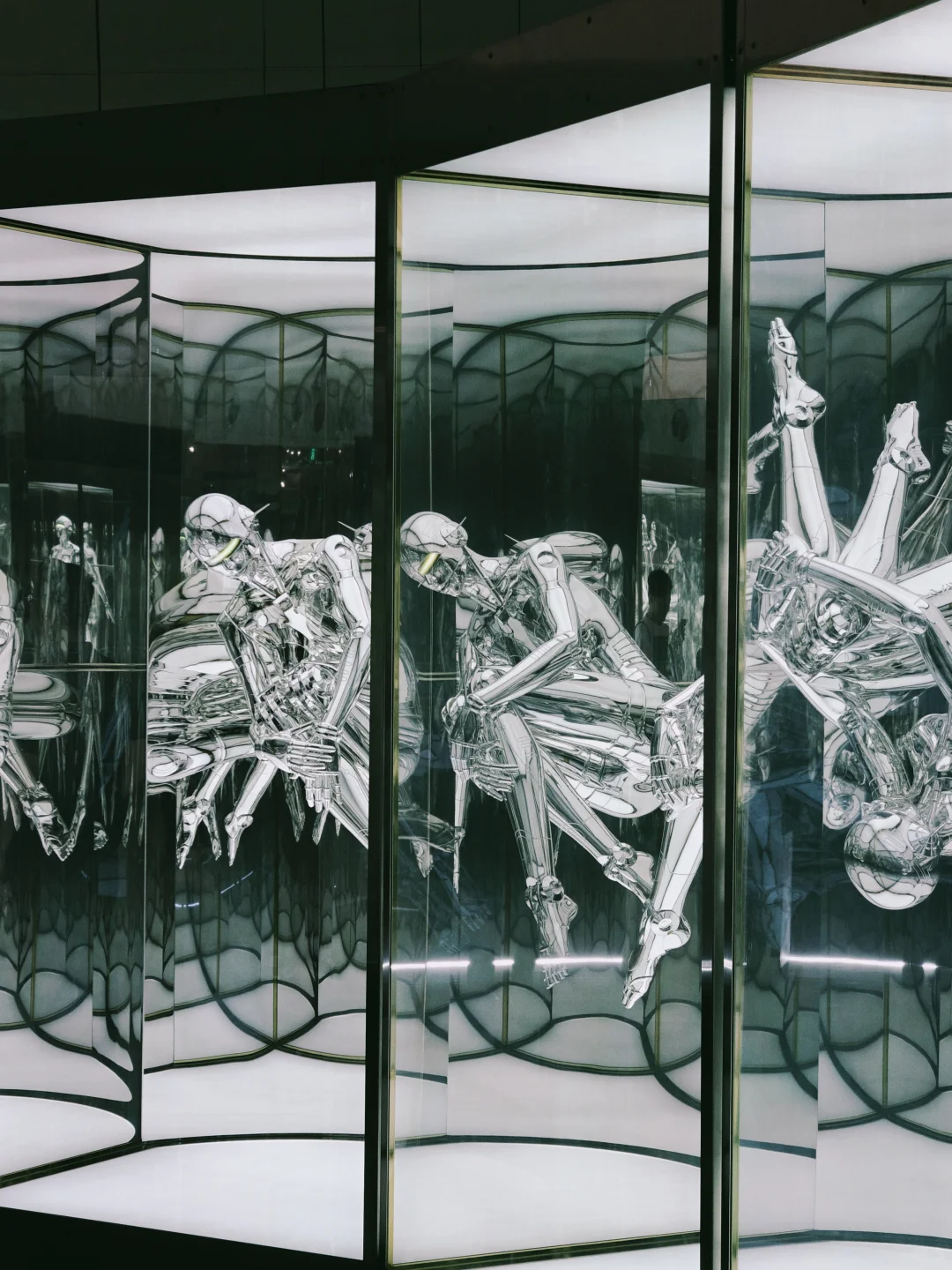 ?空山基深圳展✨赛博机械美学灵感暴击