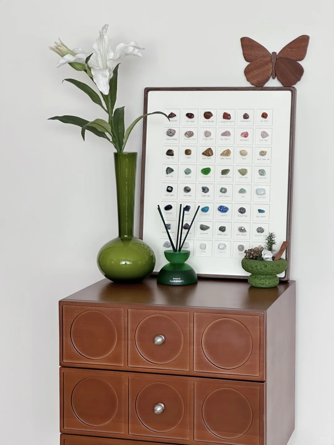 把挖出来的石头 做成一幅画