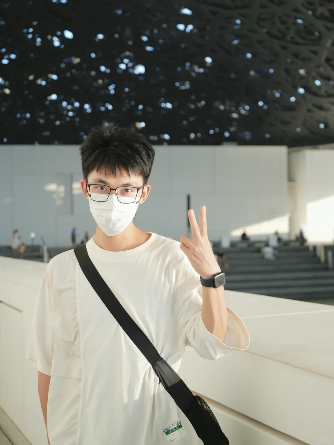 在这里安检被掏出了包里的TT?@阿布扎比