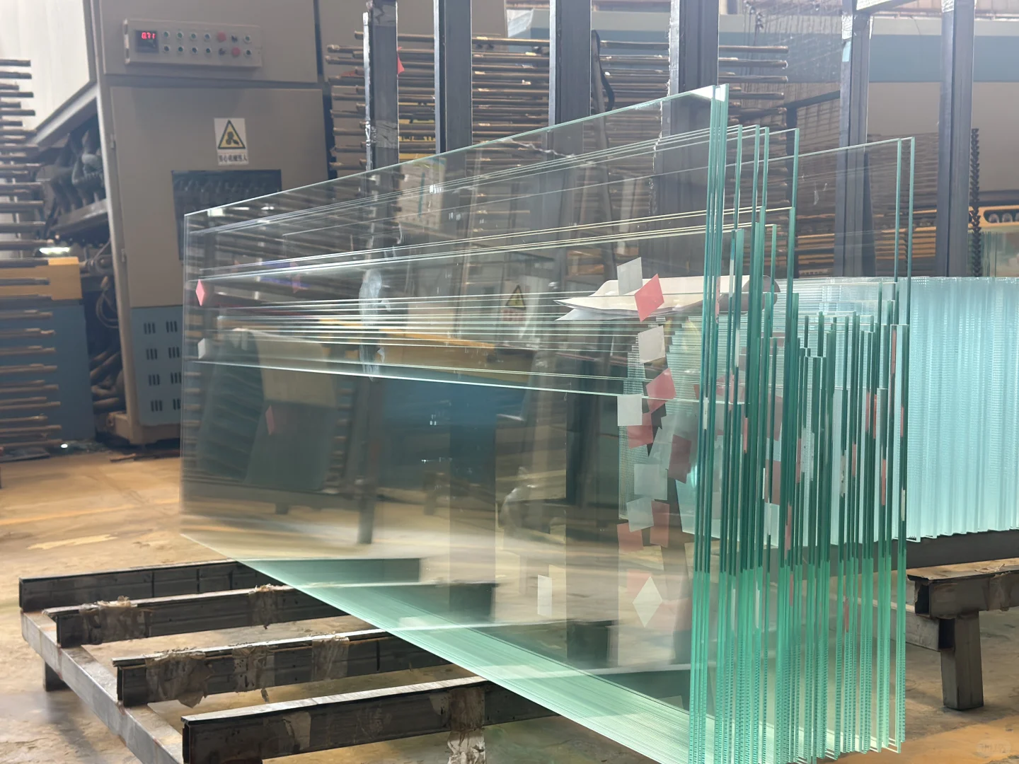 自己钢化玻璃厂，有啥不懂的尽管问?