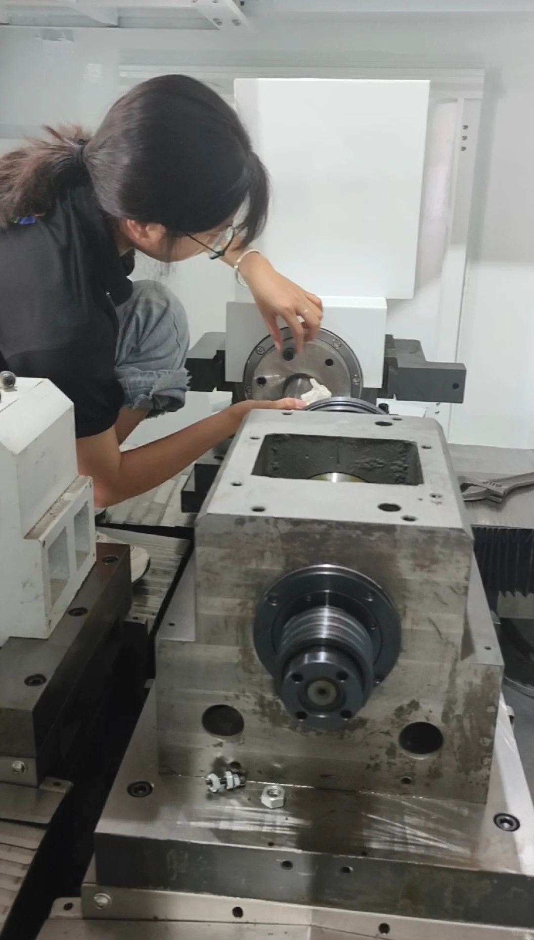 谁说女生不能学机械？？？