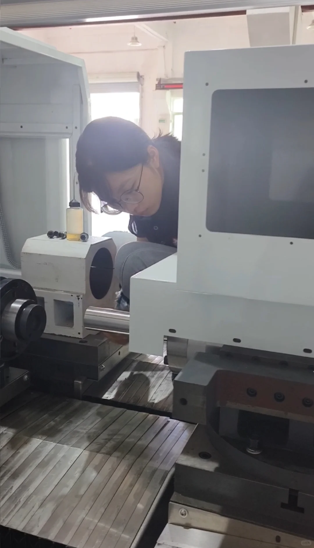 谁说女生不能学机械？？？