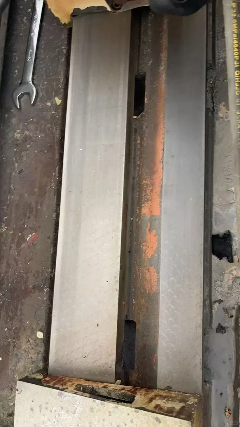 代客户转让一台上海机床厂M1332B/1000磨床