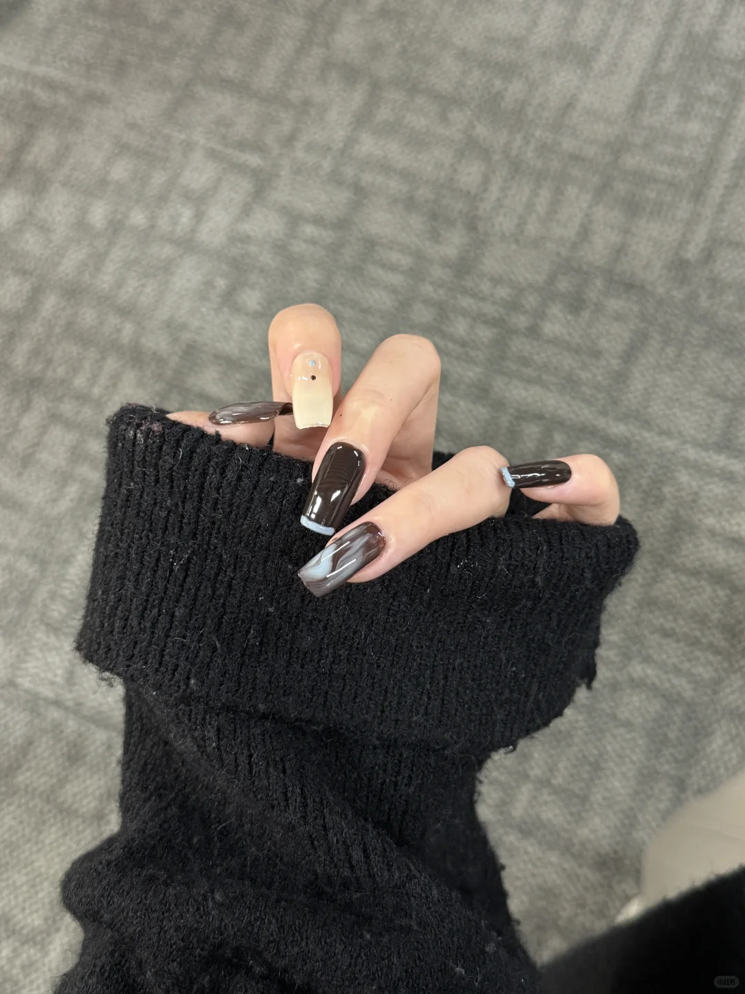 live? 秋冬显白高级的蓝棕晕染