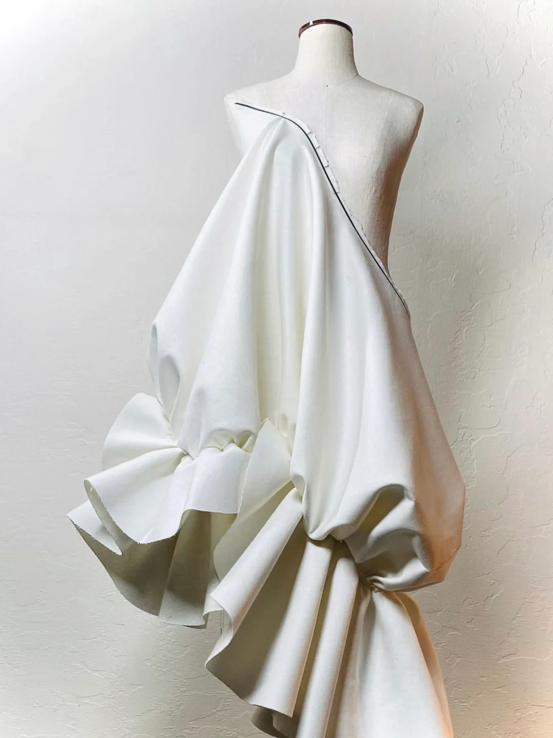 审美提升｜立裁分享?宝藏大师的建筑美廓形