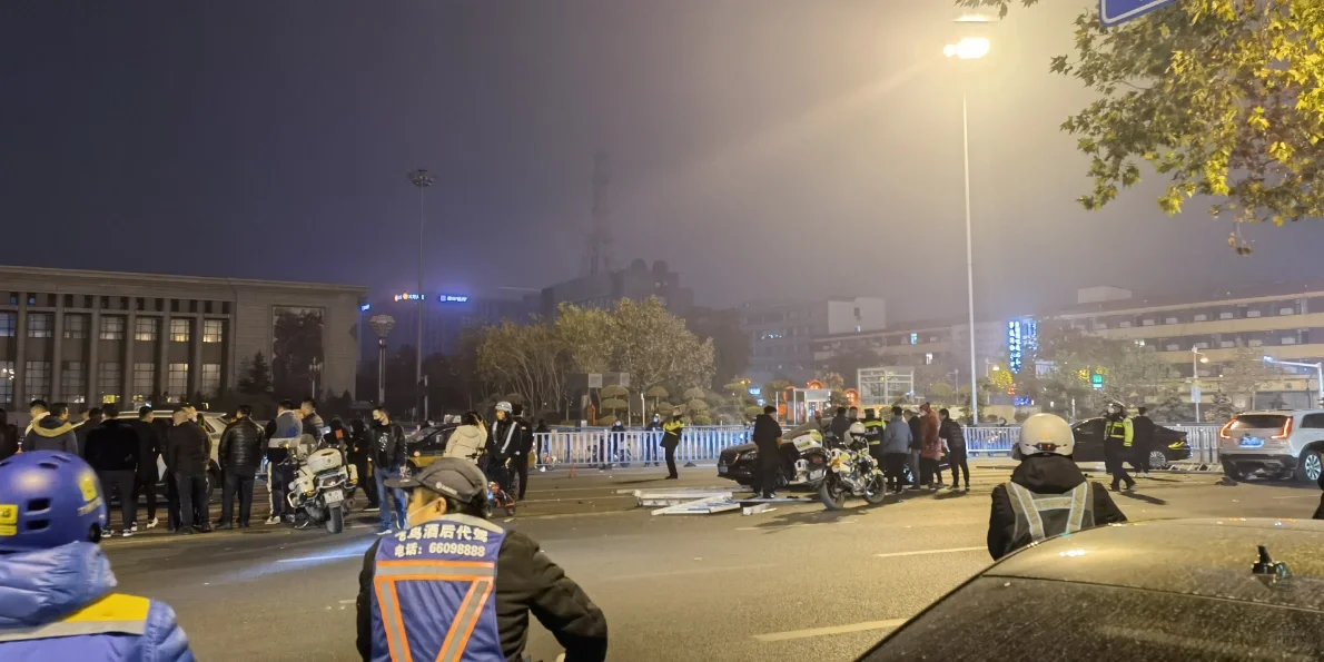 石家庄博物馆门前车祸