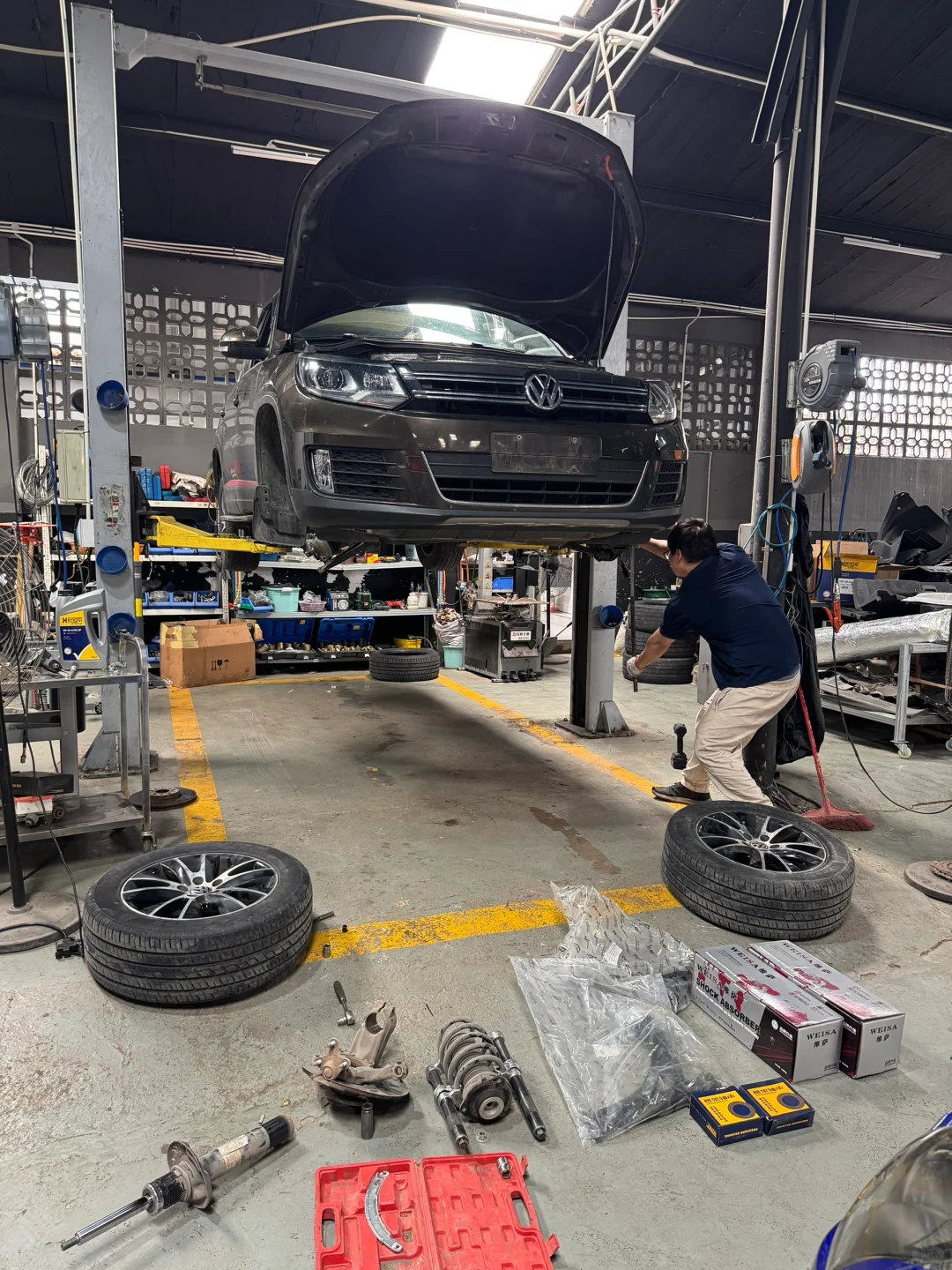 在修理厂上班，真的很爽！