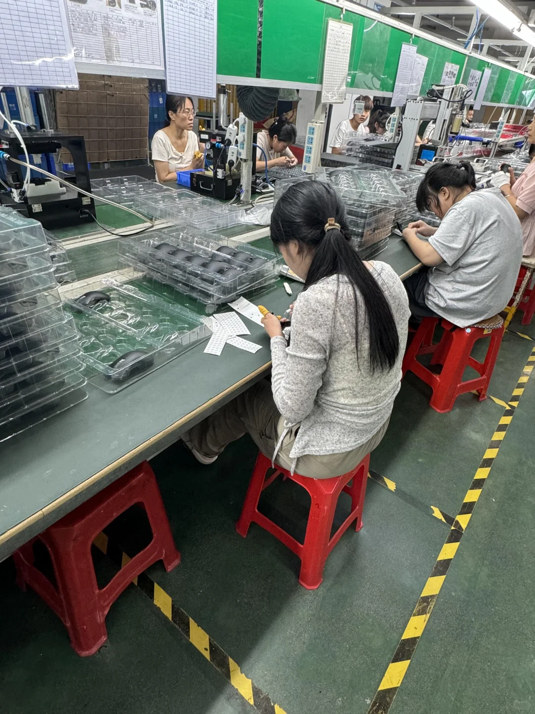 毕业后在东莞电子厂做暑假工一个月5300