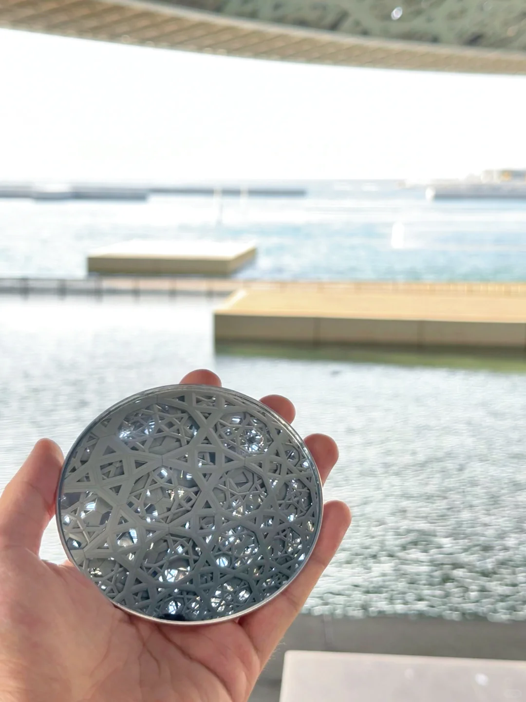 在这里安检被掏出了包里的TT?@阿布扎比