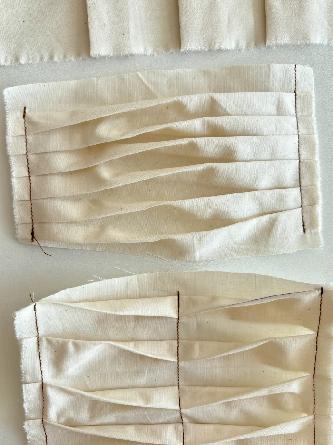 百褶裙单向褶裥的更多应用?面料改造