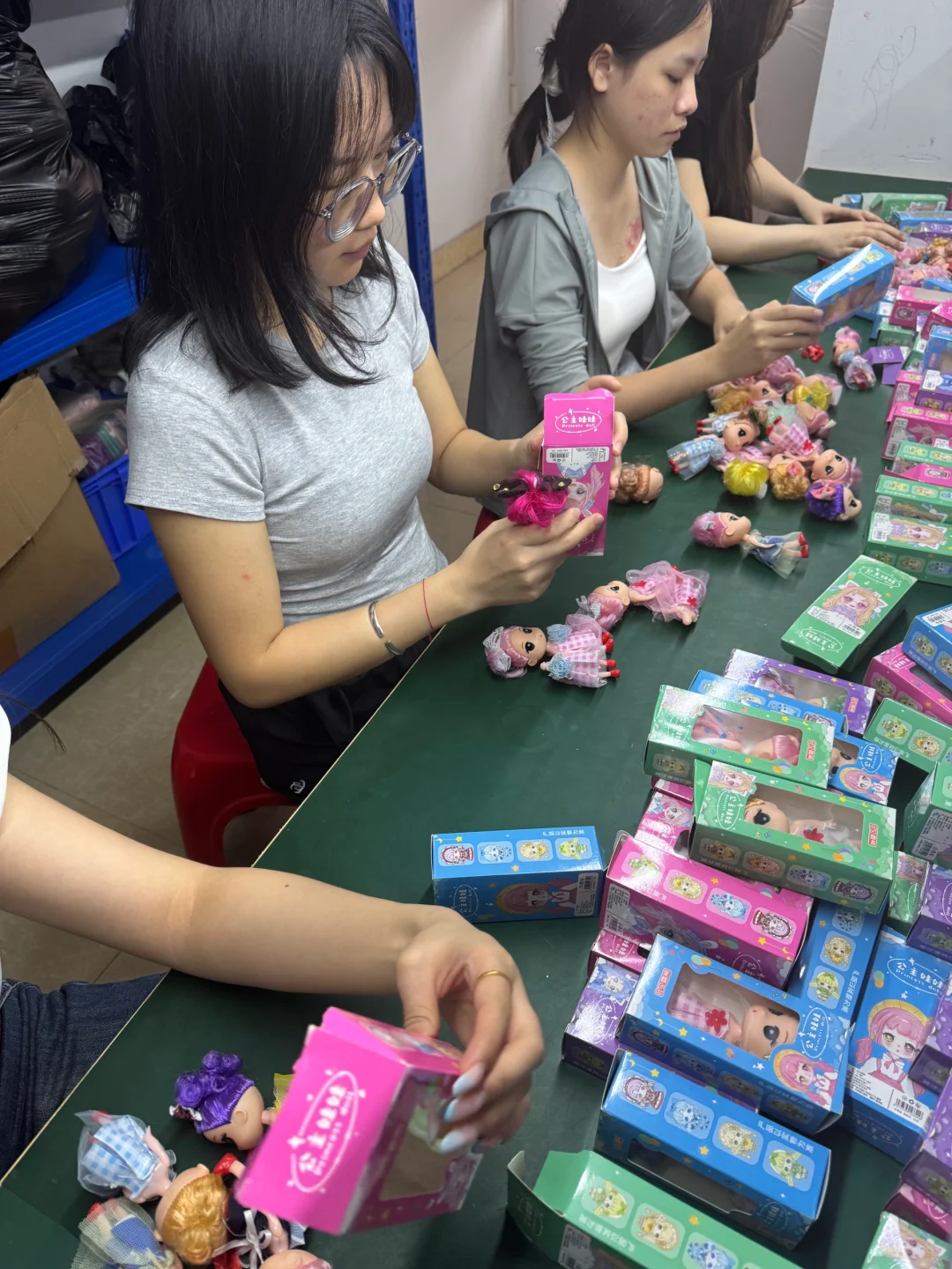 在玩具厂太治愈了吧闭眼都能拿5000➕