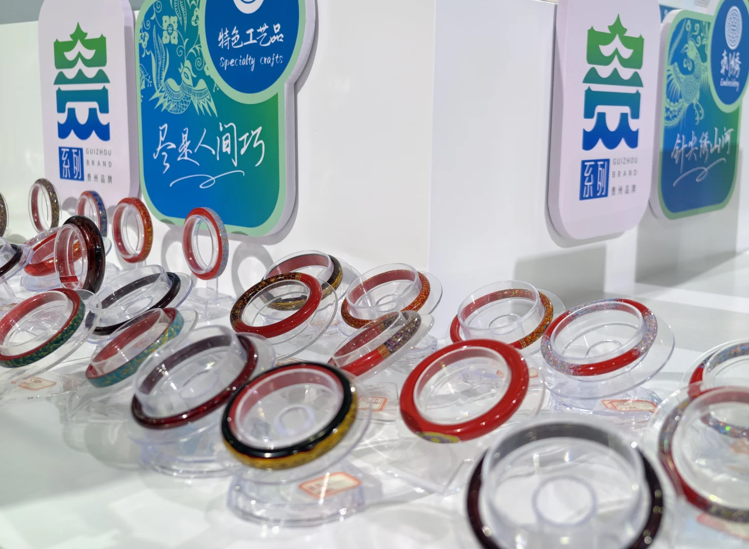 农展会上东西多