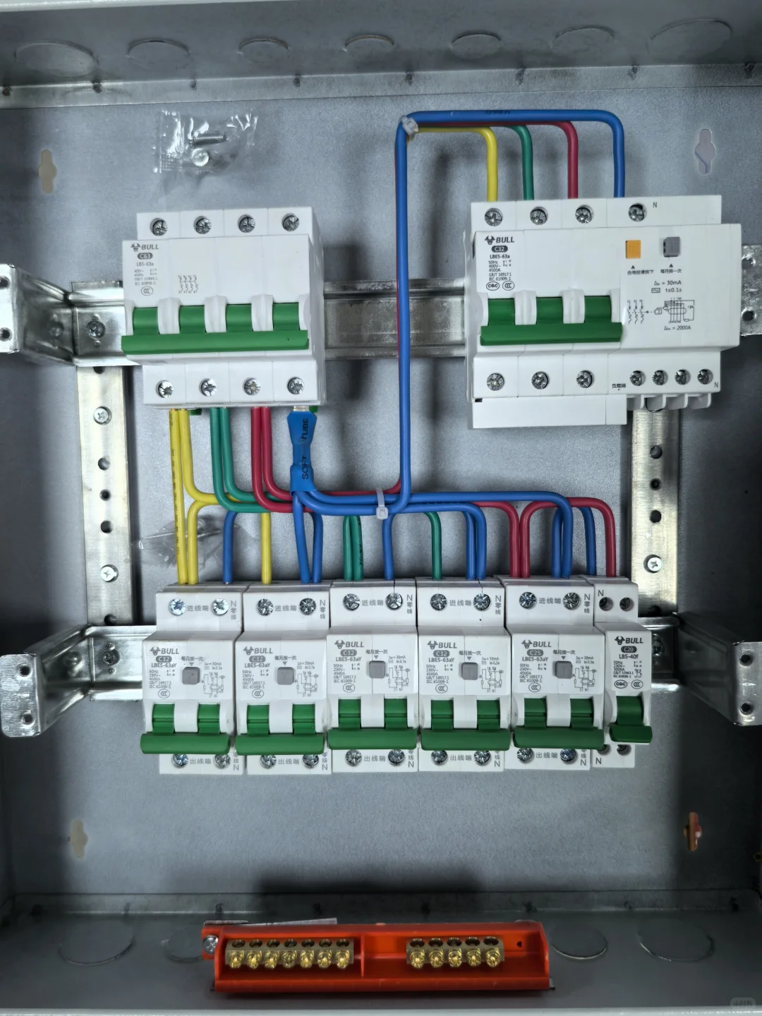 感谢客户选择公牛断路器