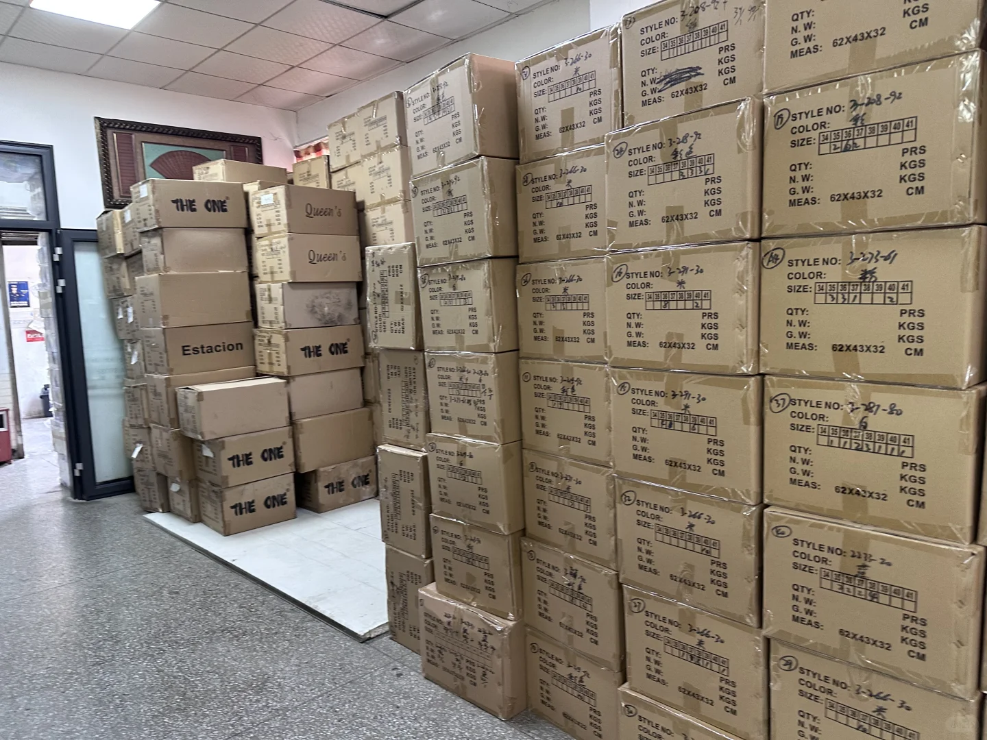 疫情三年，我们为责任囤的货，如今堆满了仓库