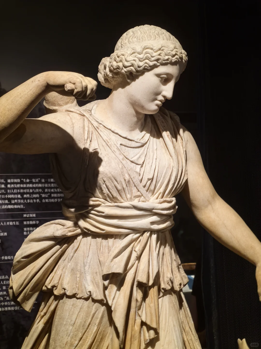 夜游博物馆小记?聊聊两场不同的希腊展