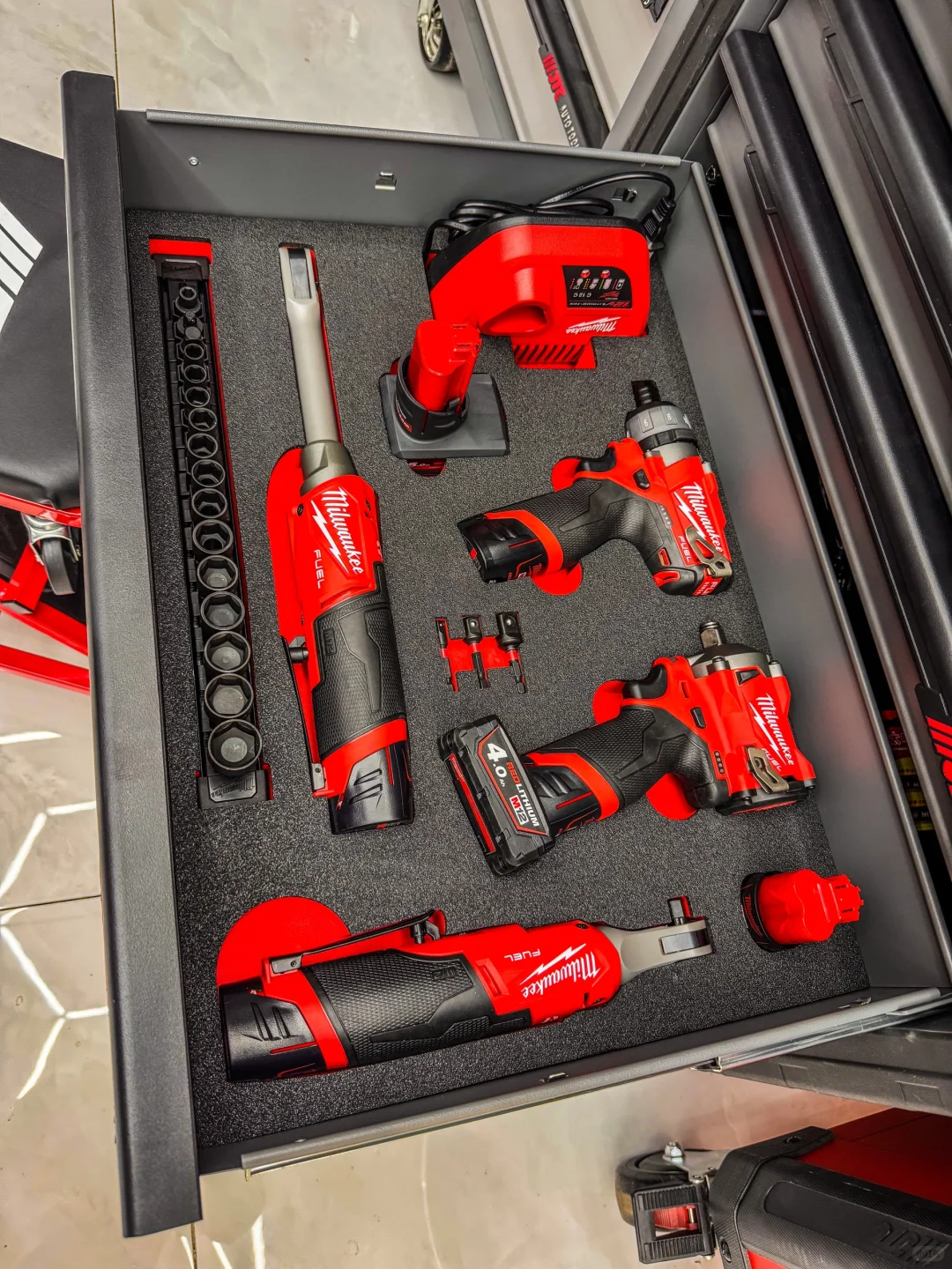 Milwaukee汽修拧紧套装 定制JTC工具车内衬