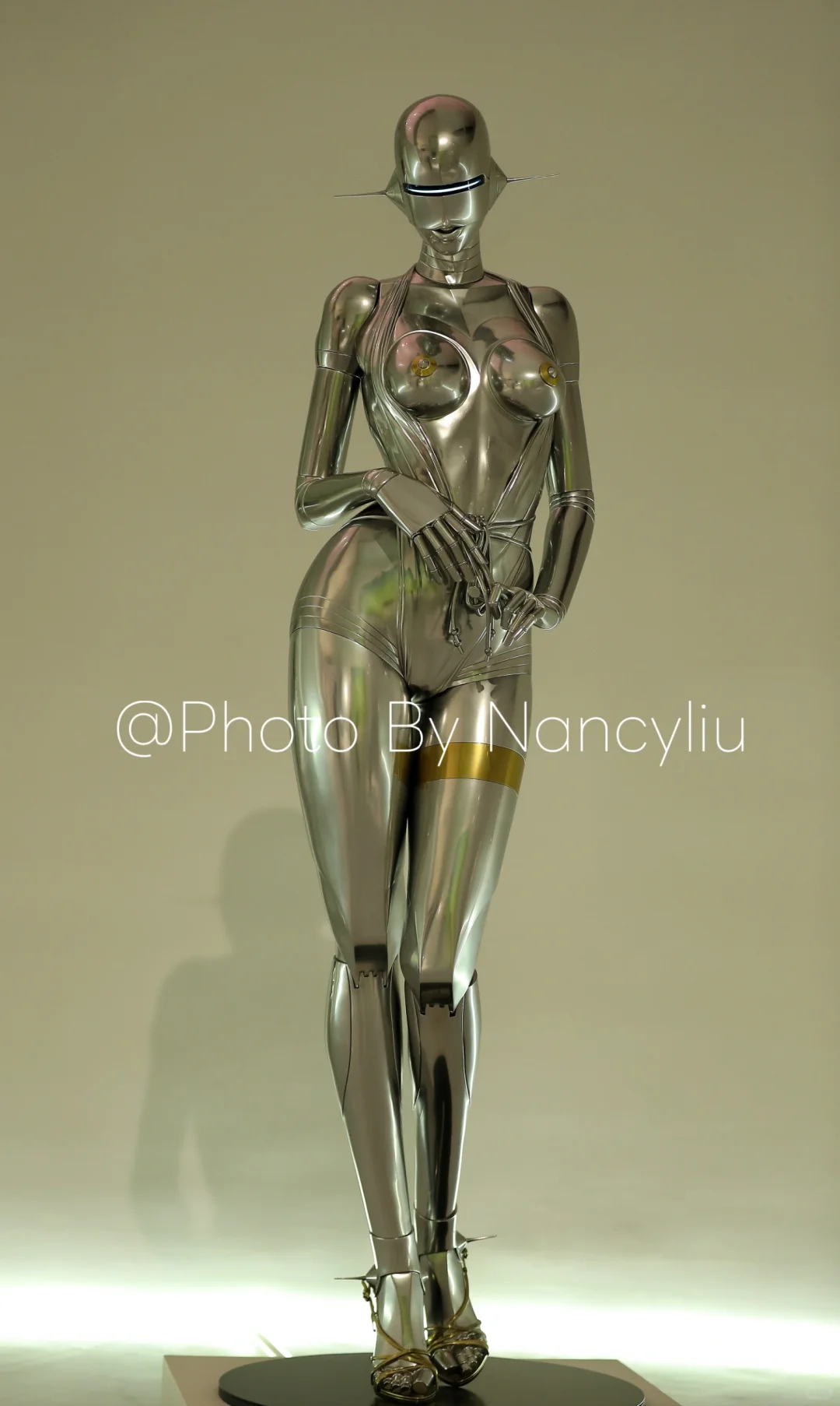 金属迷幻的空山基