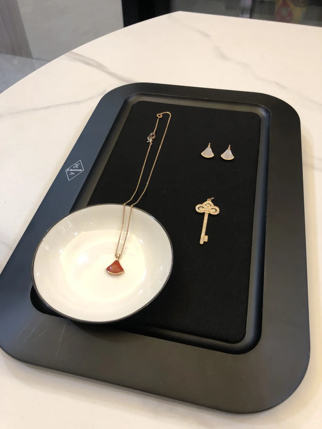 控美系 BV红裙子项链耳钉