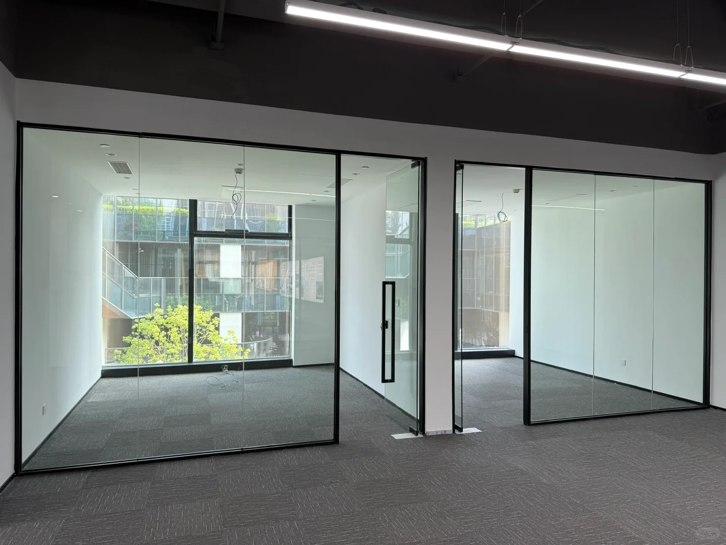 不是玻璃隔断贵，是厂家没找对…