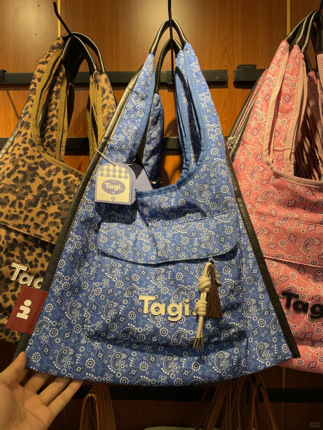 包包界的蒙德里安?Tagi的配色很吸引人?
