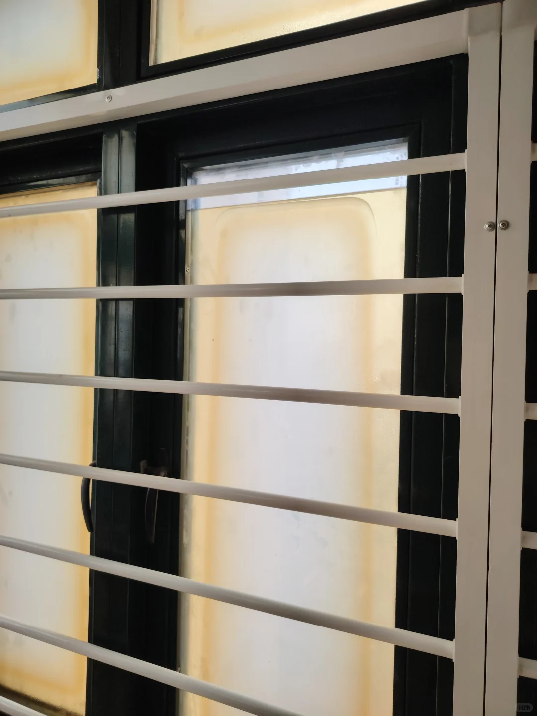 玻璃出现这种情况怎么办