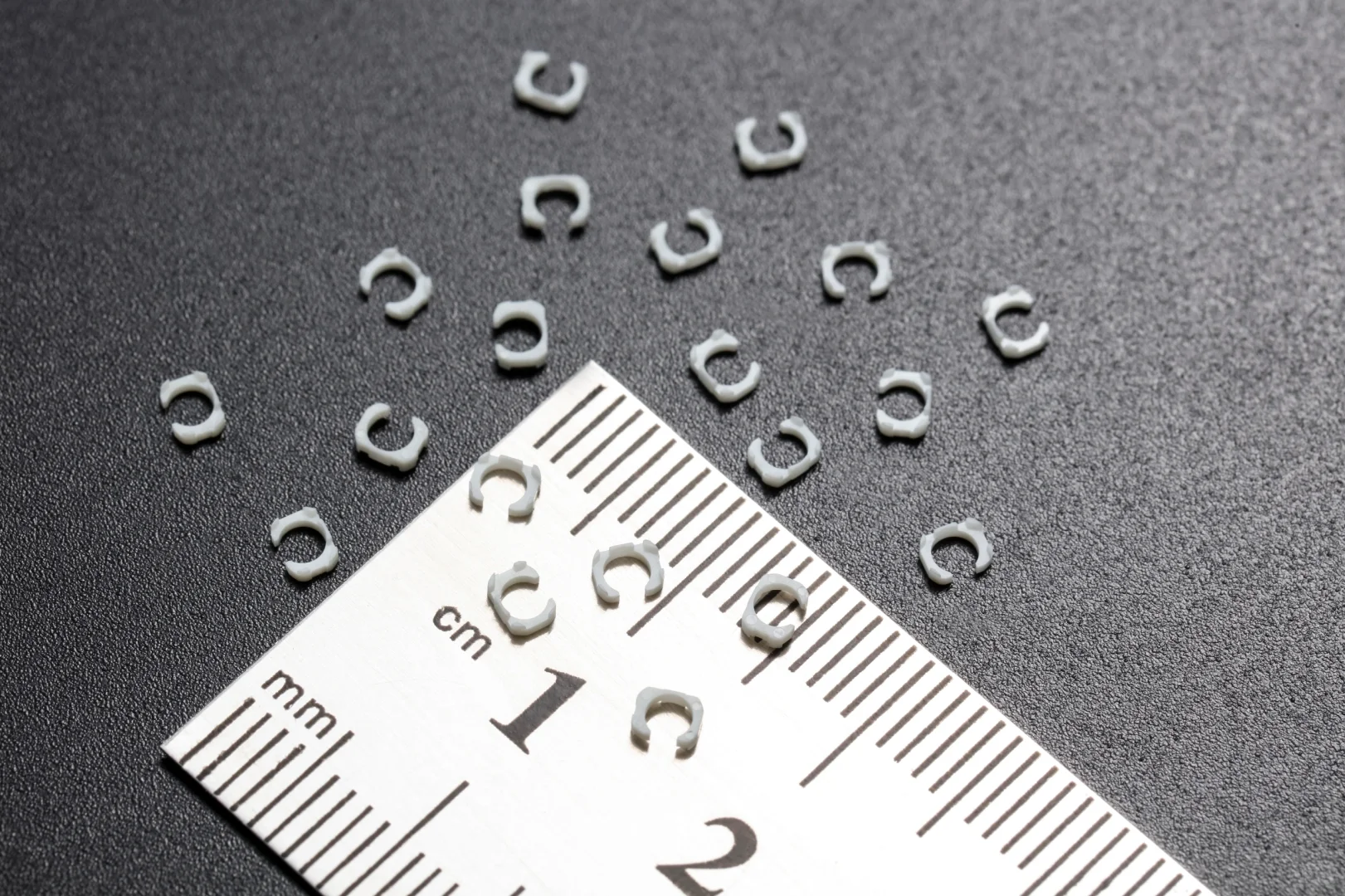 高精密微型注塑件