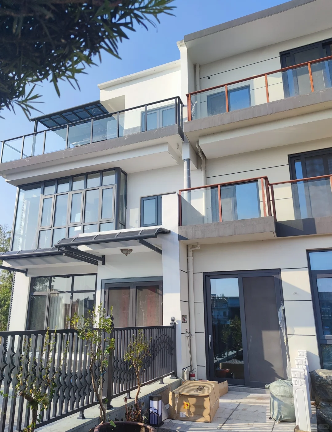 3️⃣款别墅封窗案例?️各有各的特点