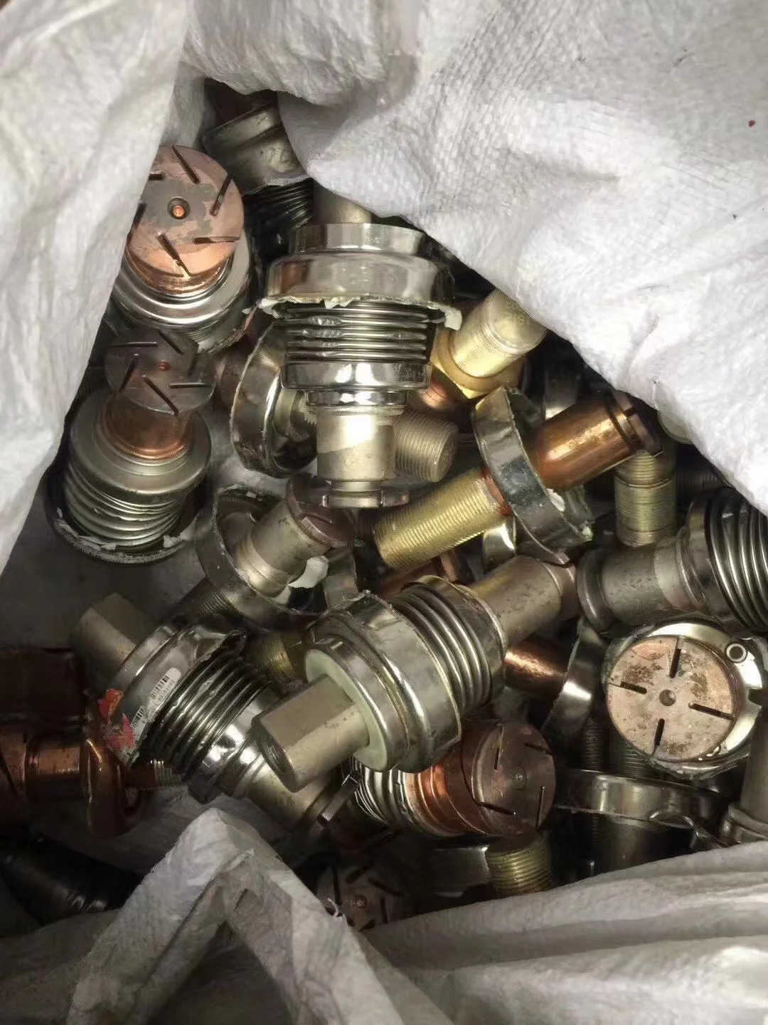 大量回收废紫铜、黄铜、电缆电线！