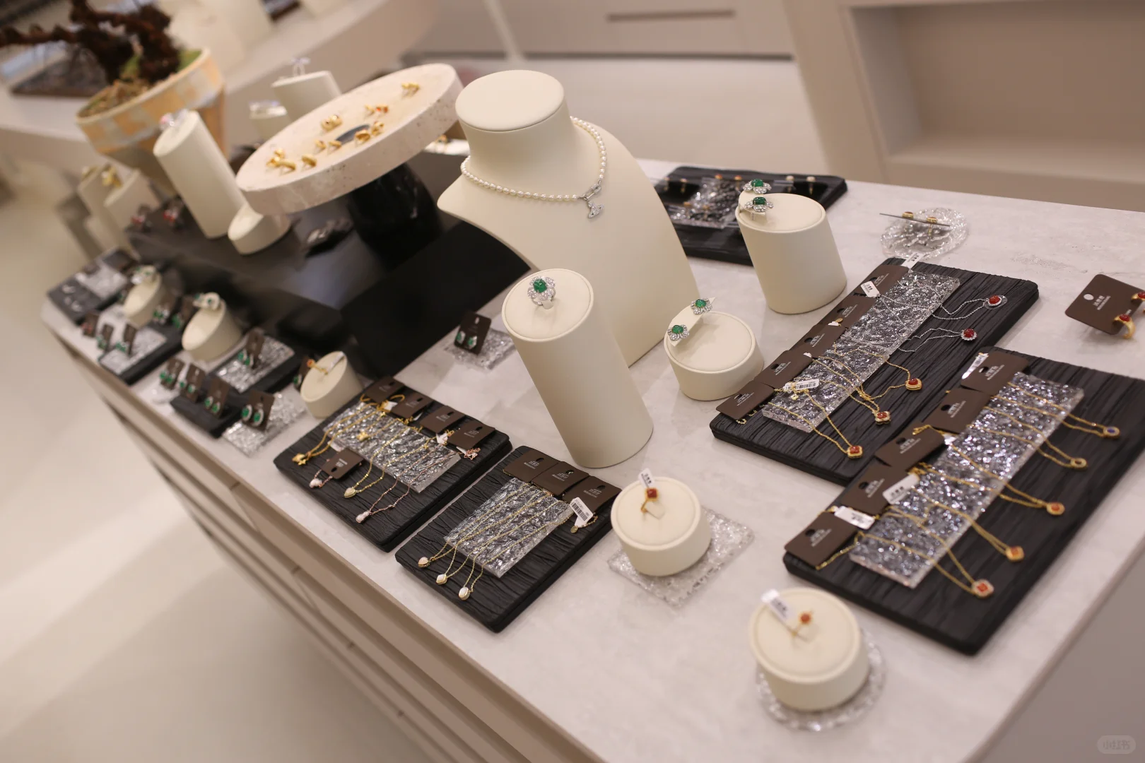 义乌商贸城6区,简直就是买手店,艺术展