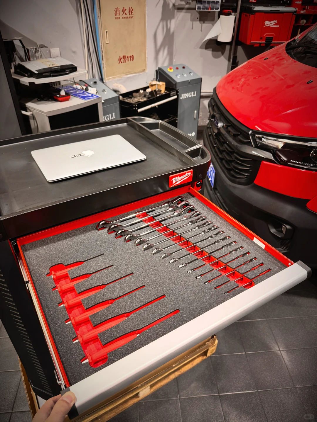 Milwaukee美沃奇机车维修保养工具箱定制