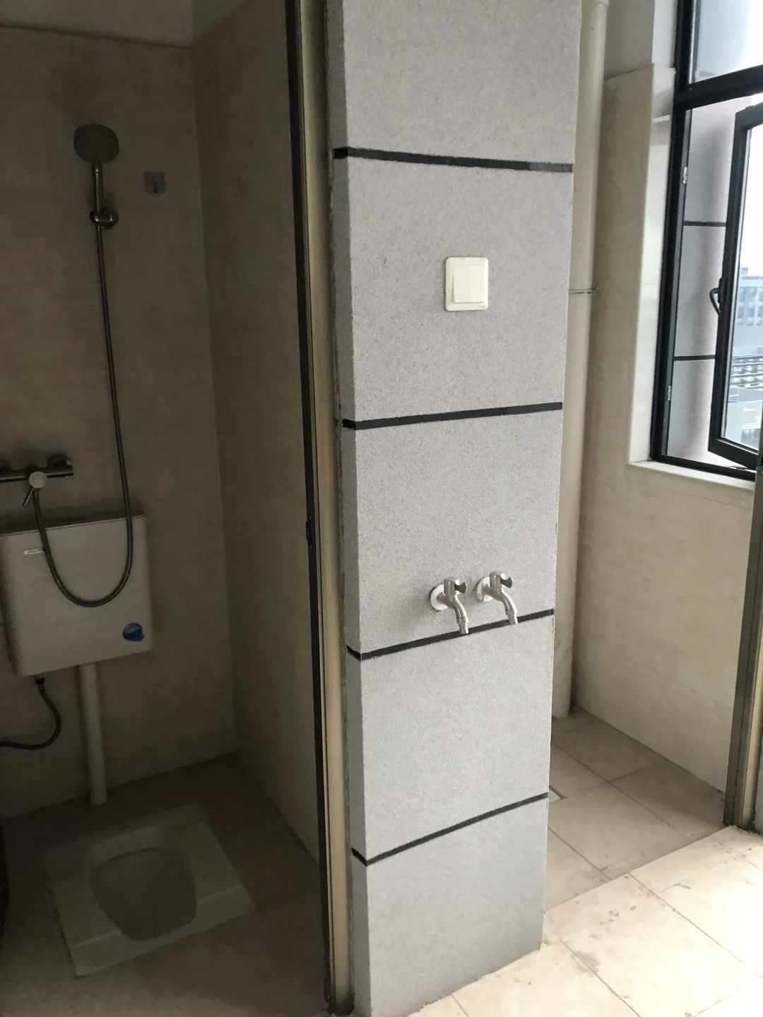 00后女生在电子厂的365天 | 包住宿舍长这样