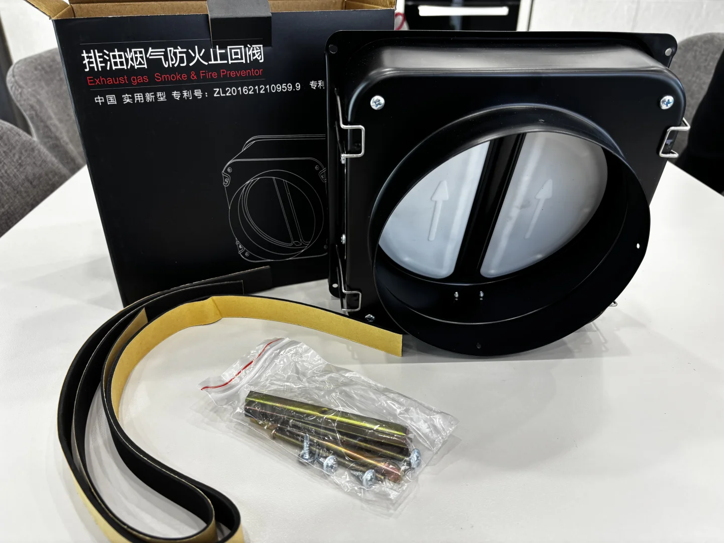 装修厨房一定要选的防烟神器，防油烟倒灌，