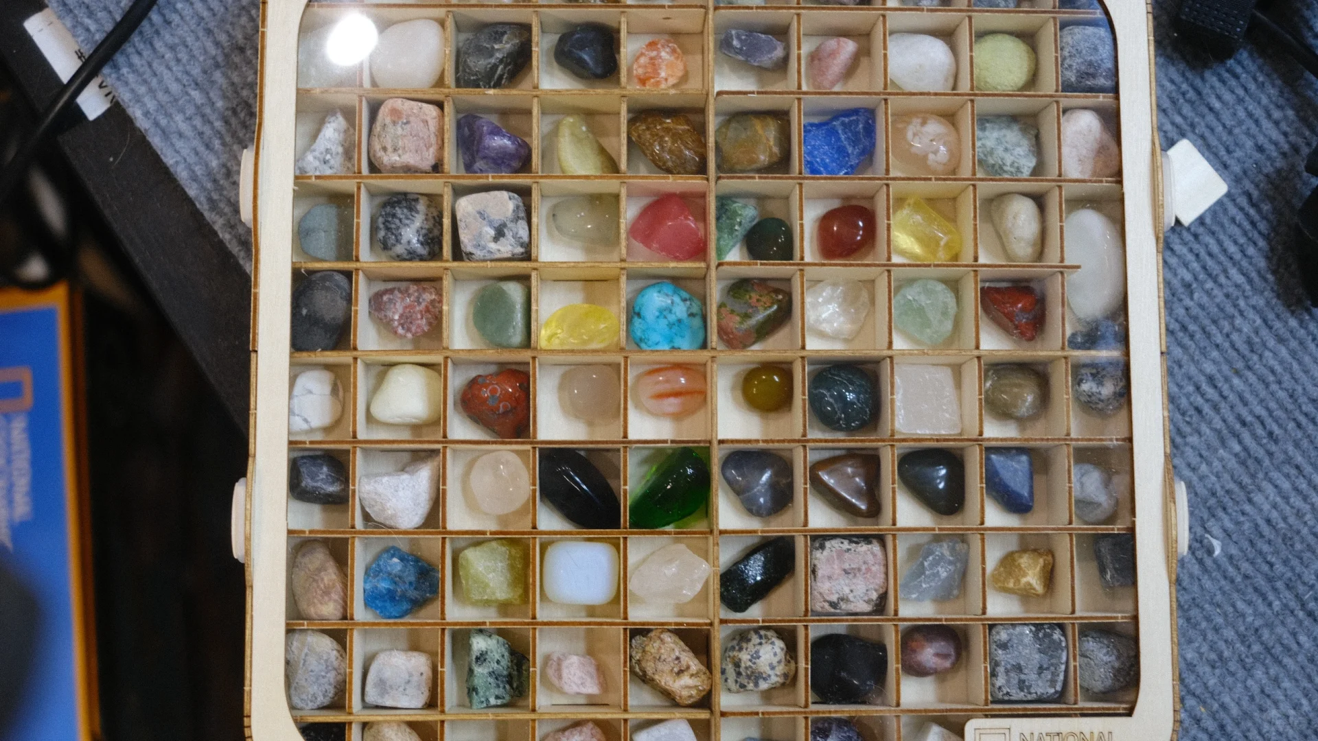 山姆的小矿石好有趣，总共一百颗好好看！