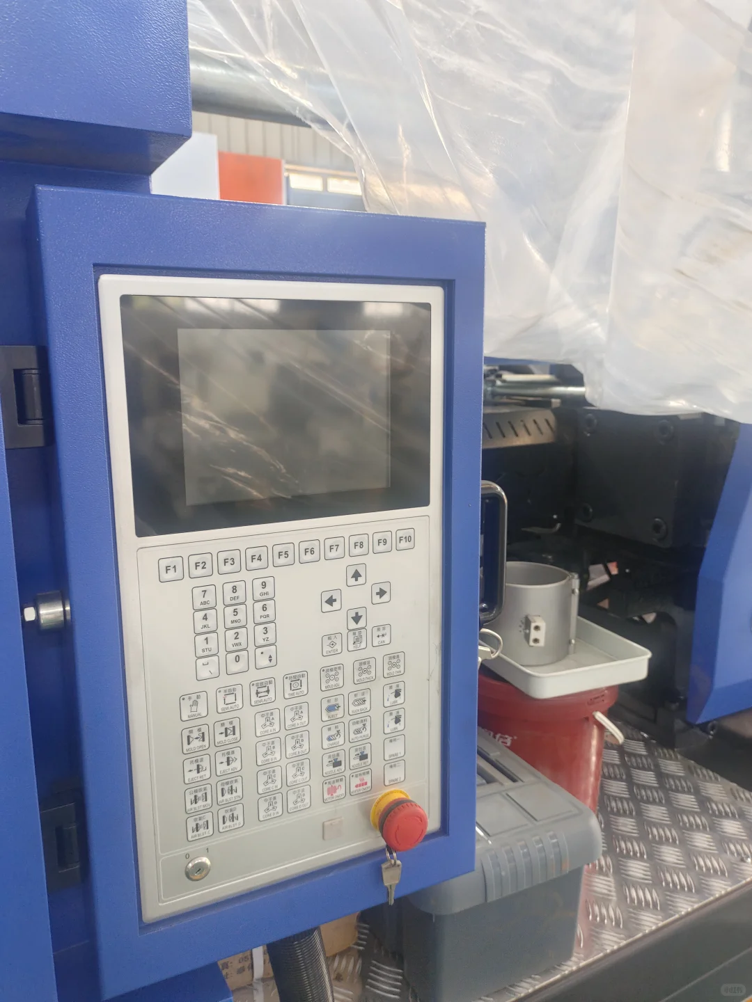 海达三代260吨两台