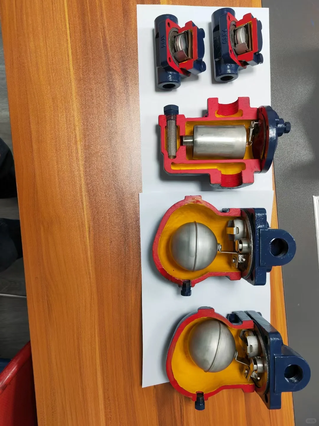 疏水阀的剖面图