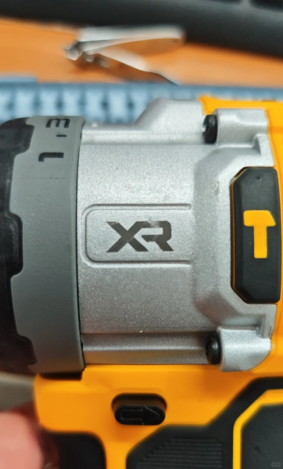 DEWALT得伟锂电无刷冲击钻外观数据建模