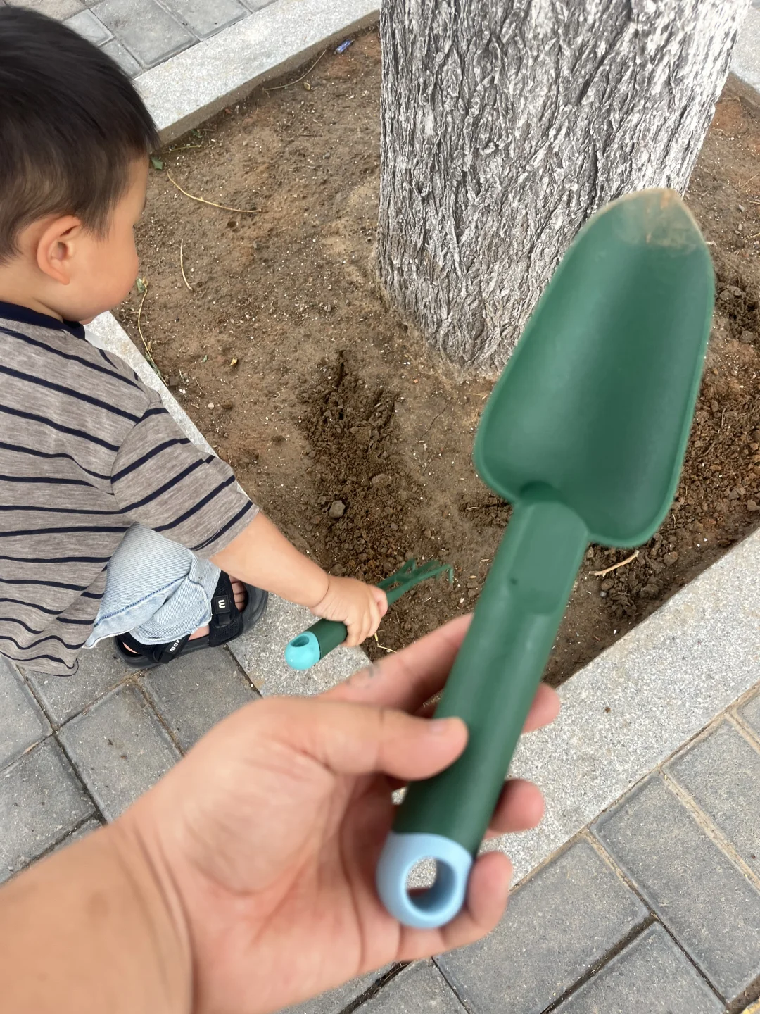 别再给宝贝买挖沙铲了，这个太好用