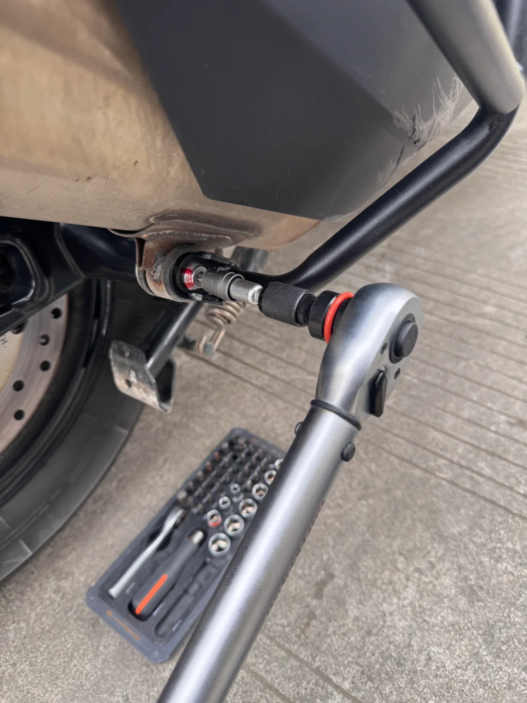 玩车保养必备工具,开箱一个扭力扳手??